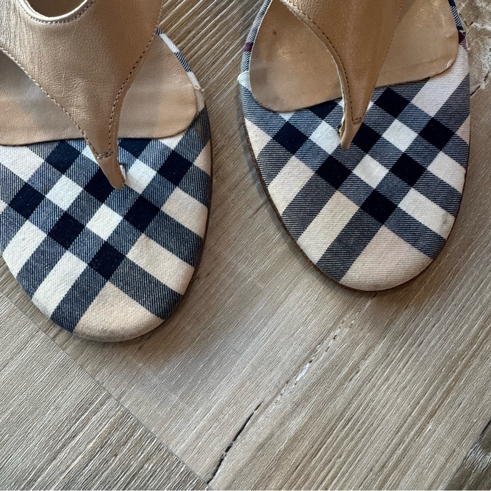 Burberry Nova Check thong sandals with a kitten heel Size 38.5 - Picture 6 of 7